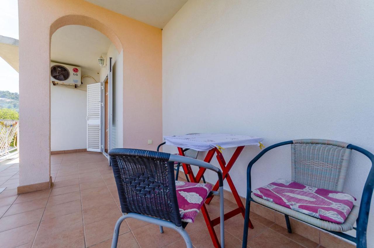 Apartments Stara Maslina Slatine Dış mekan fotoğraf