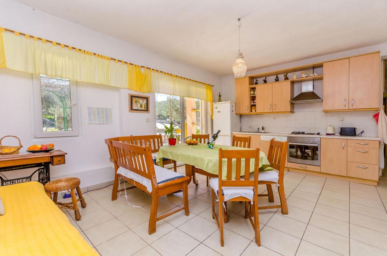 Apartments Stara Maslina Slatine Dış mekan fotoğraf